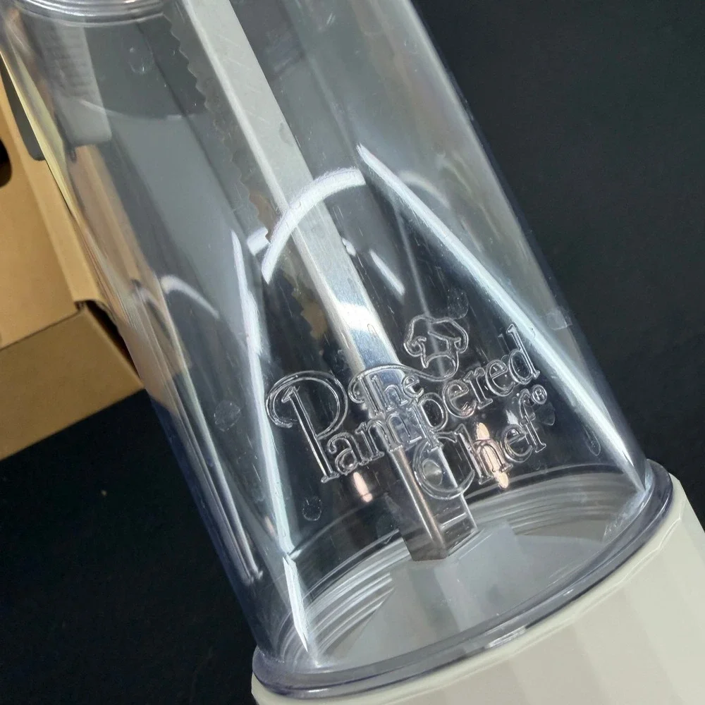 The Pampered Chef Cookie Press 1525 NEW 16 Disks Original Box Complete Spritz